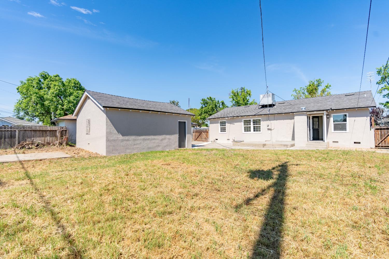 535 W Terrace Ave, Fresno, CA 93705