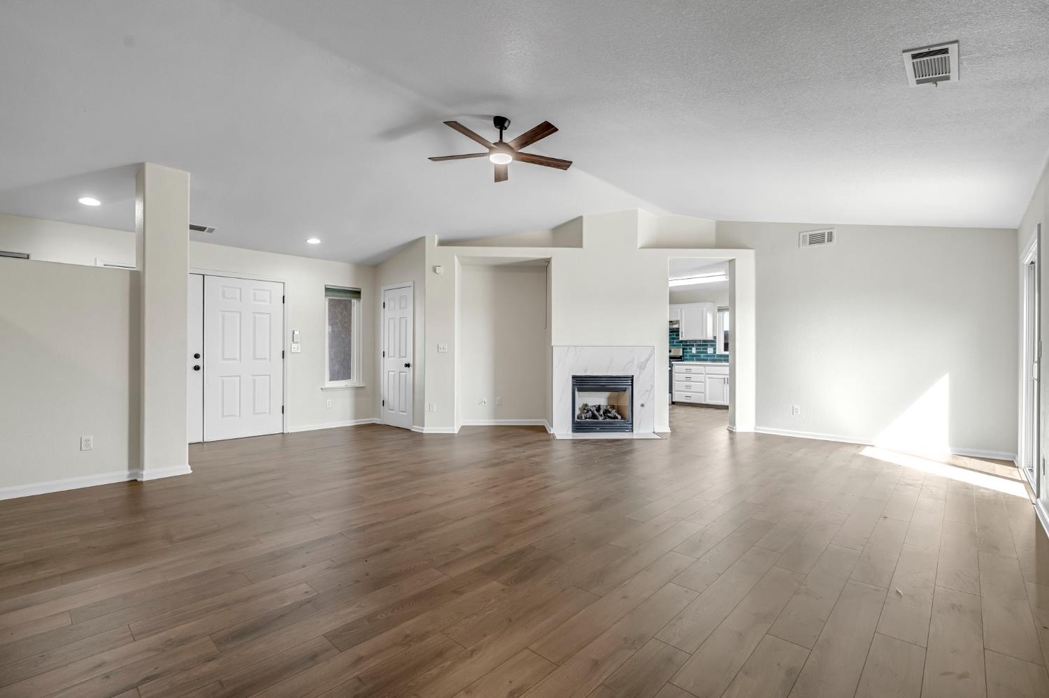 5222 N Contessa Ave, Fresno, CA 93723