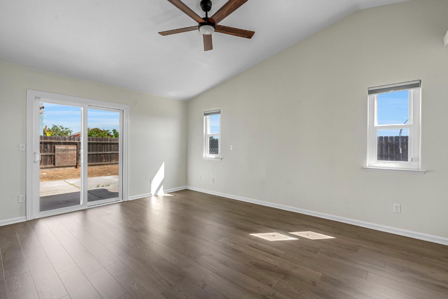 5222 N Contessa Ave, Fresno, CA 93723