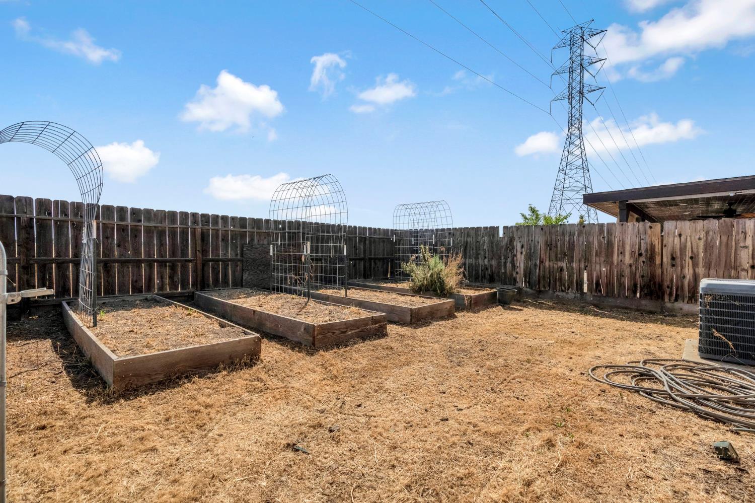 5222 N Contessa Ave, Fresno, CA 93723