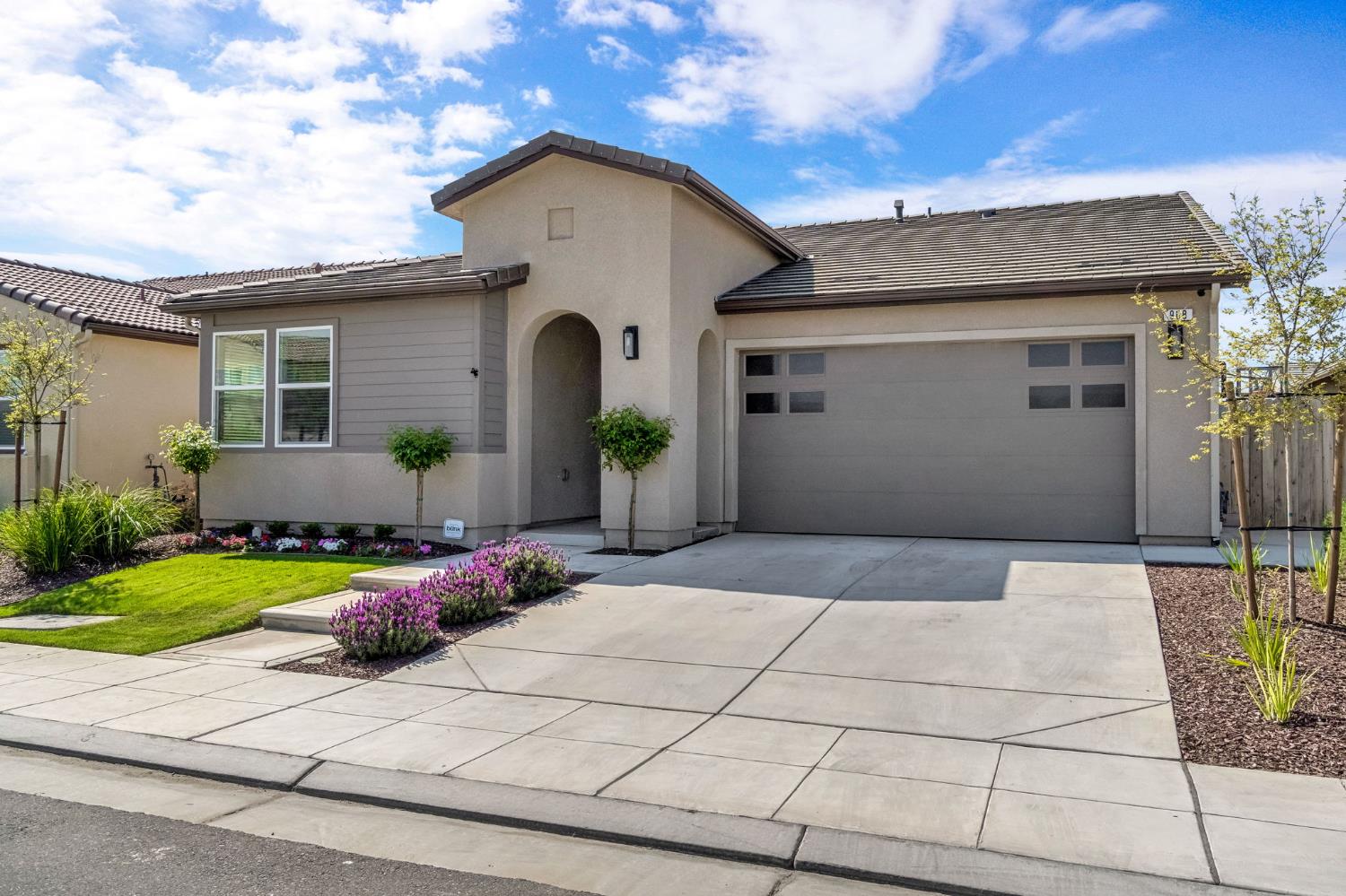 968 Pinnacle Dr W, Madera, CA 93636
