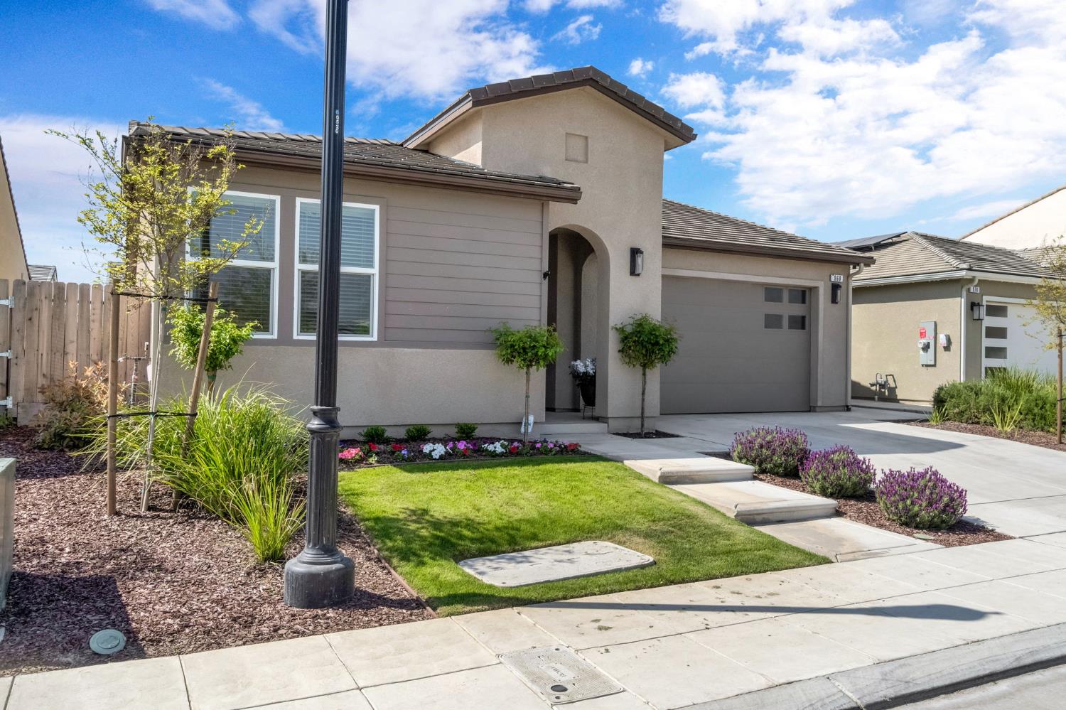 968 Pinnacle Dr W, Madera, CA 93636