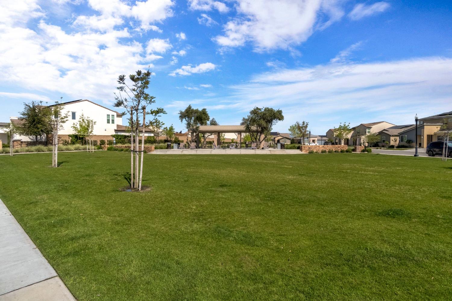 968 Pinnacle Dr W, Madera, CA 93636