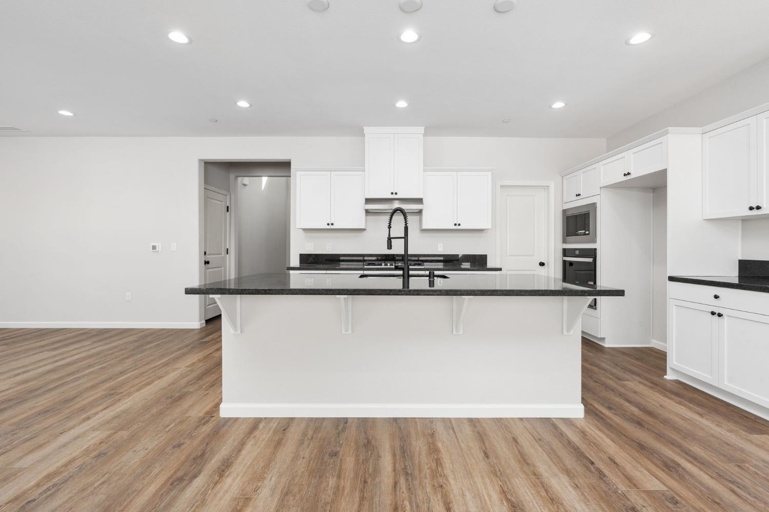 1266 Talus Way S, Madera, CA 93636