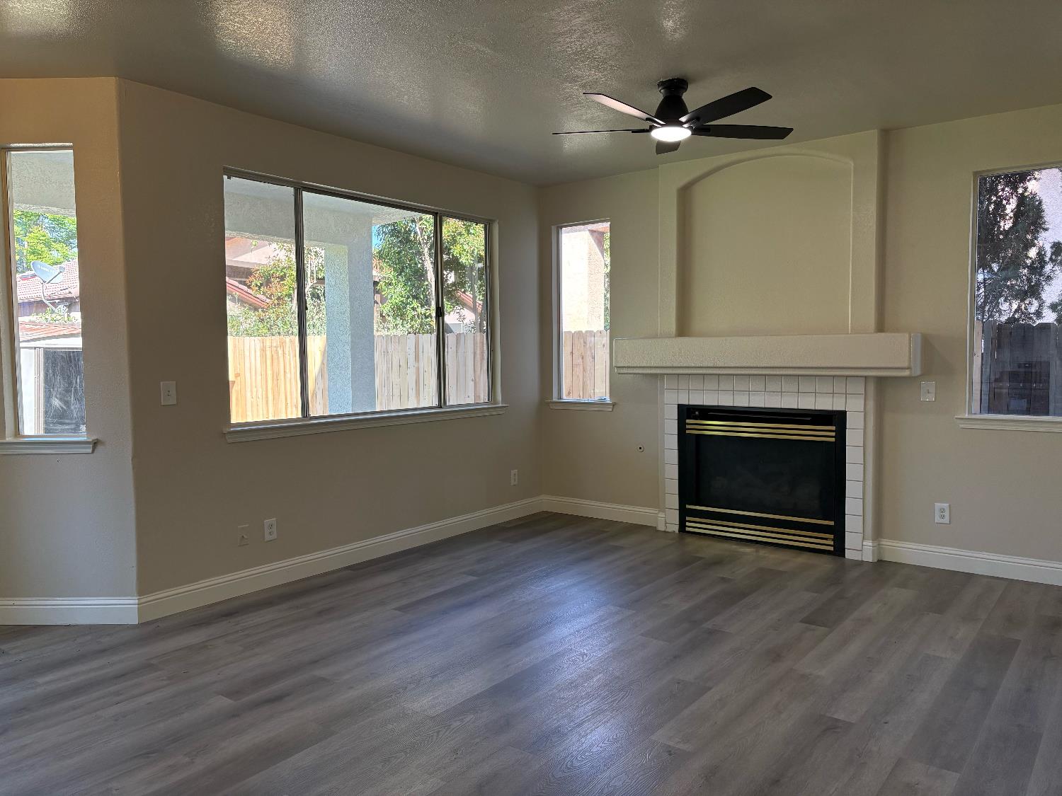 5930 W Birch Ave, Fresno, CA 93722