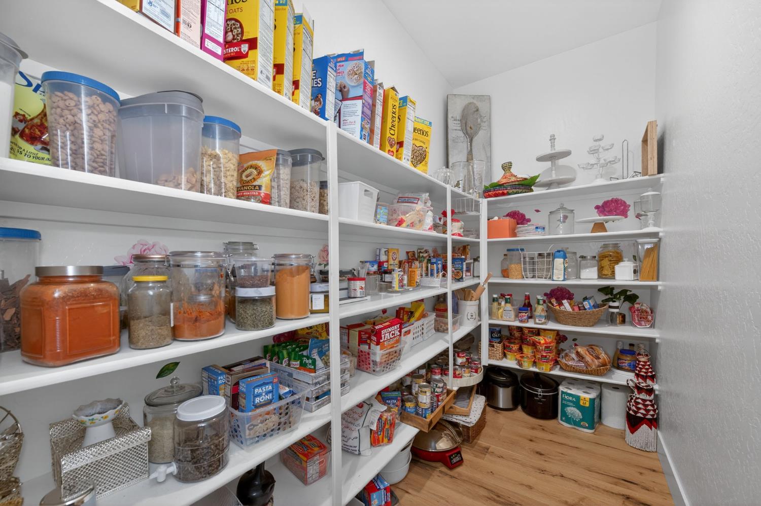 638 Mesa Dr S, Madera, CA 93636