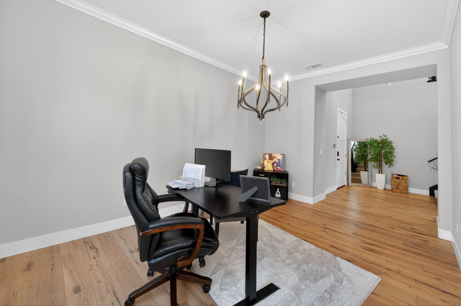 638 Mesa Dr S, Madera, CA 93636