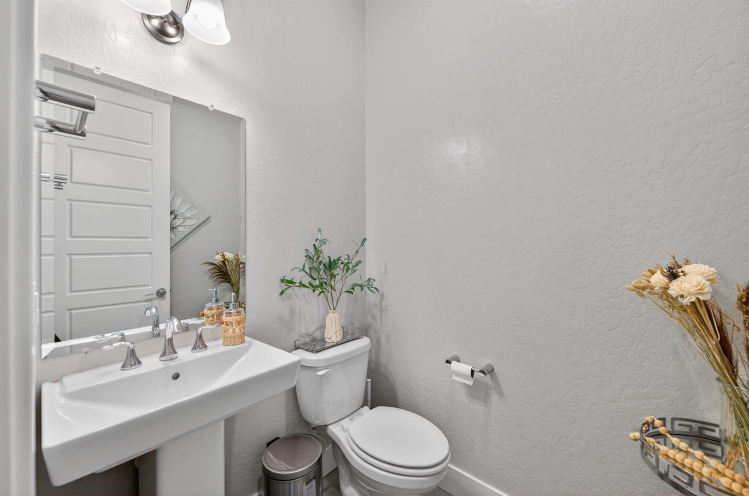 638 Mesa Dr S, Madera, CA 93636