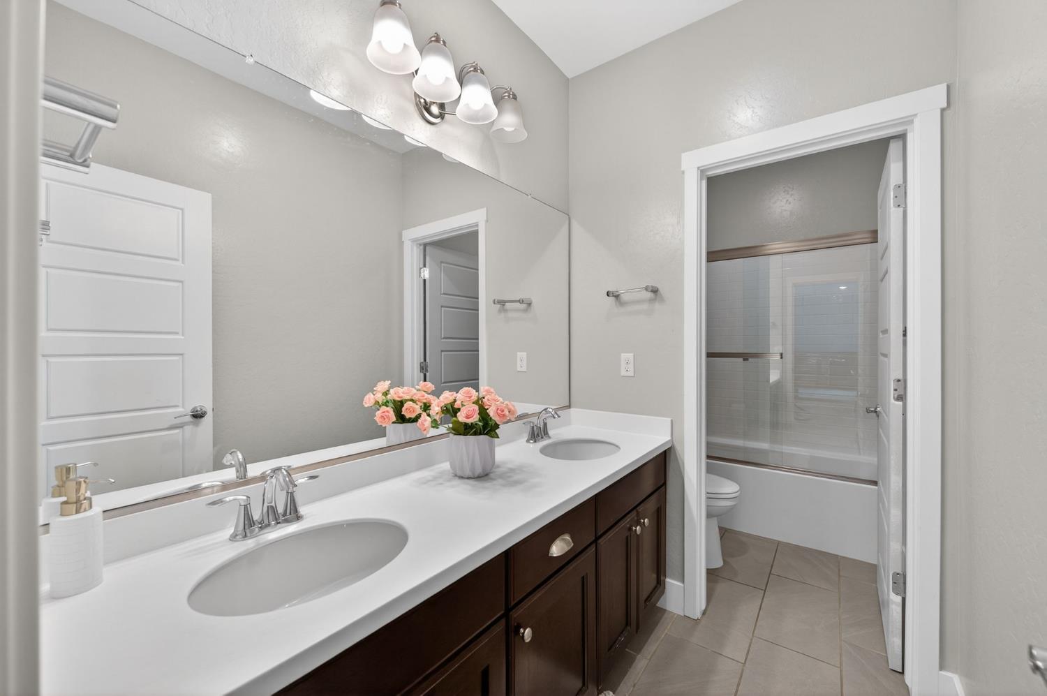 638 Mesa Dr S, Madera, CA 93636