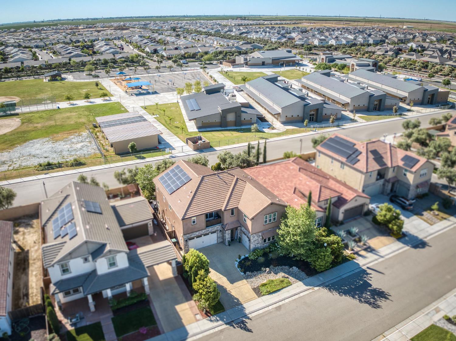 638 Mesa Dr S, Madera, CA 93636