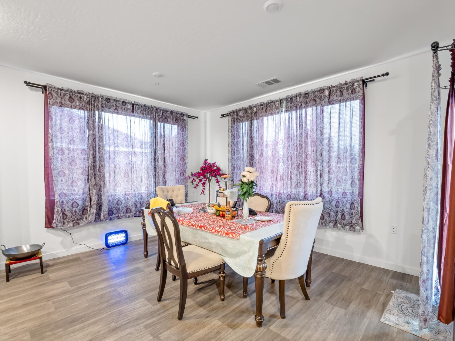 5958 W Austin Way, Fresno, CA 93722