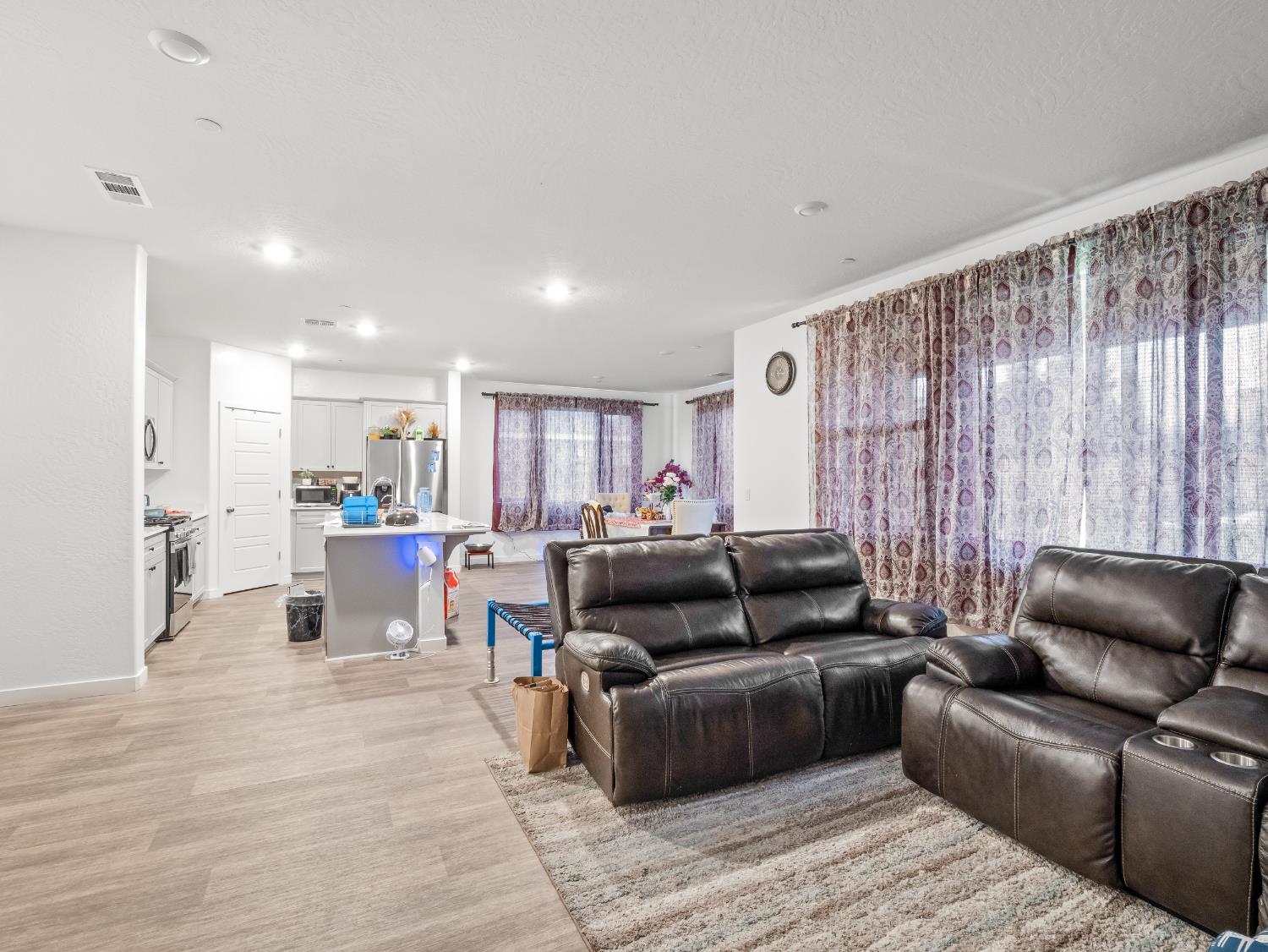 5958 W Austin Way, Fresno, CA 93722