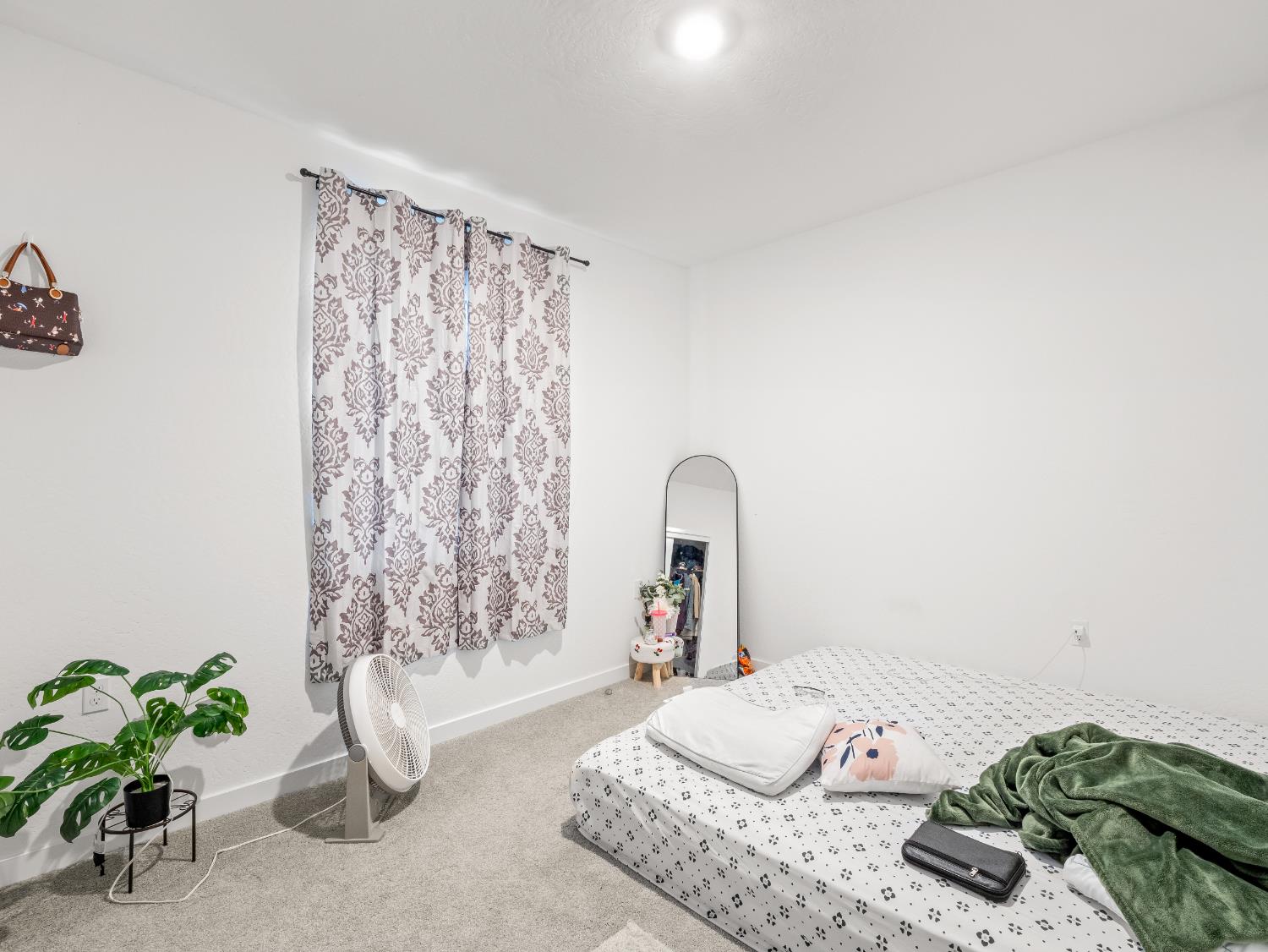 5958 W Austin Way, Fresno, CA 93722