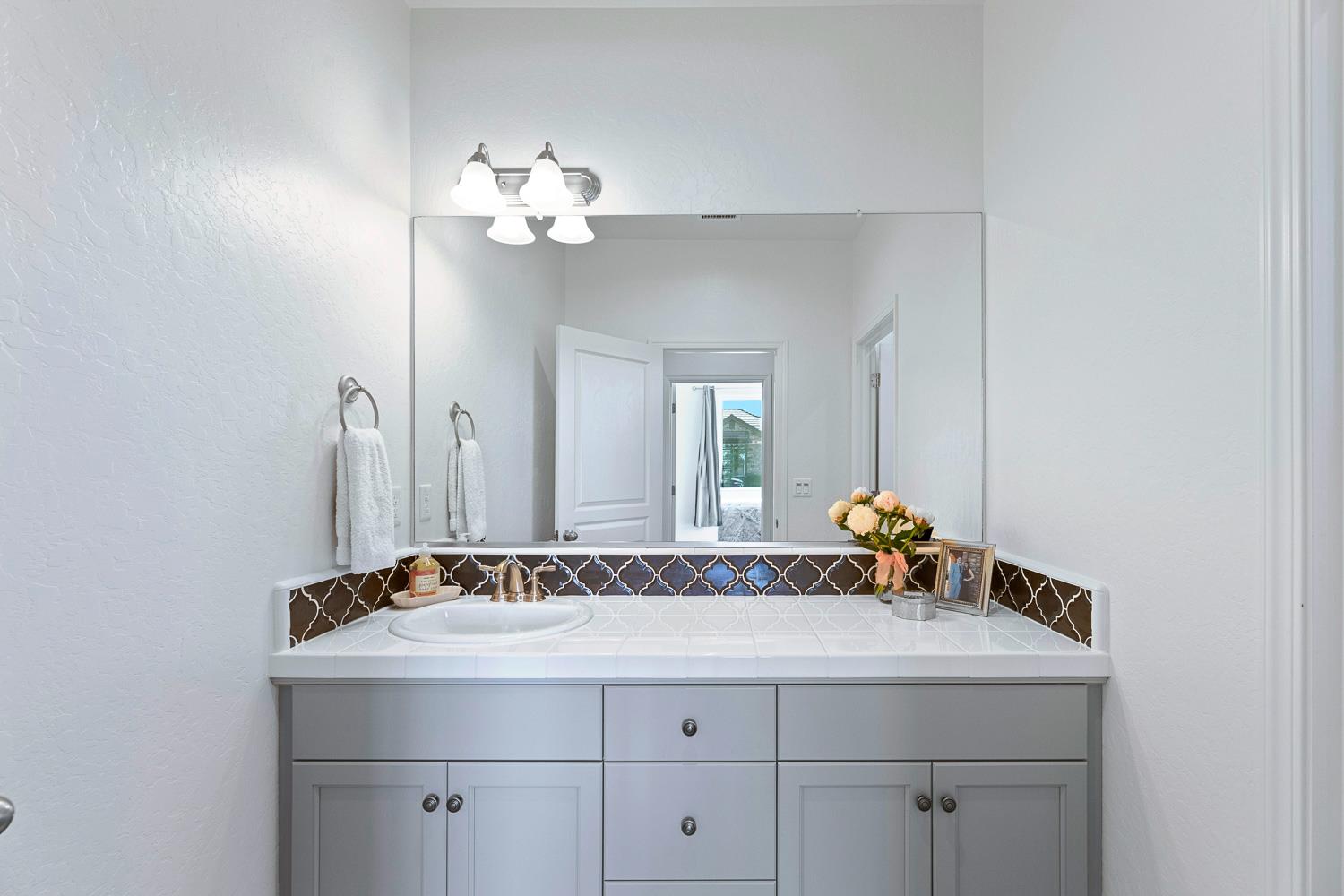 1006 La Canada Ave, Clovis, CA 93619