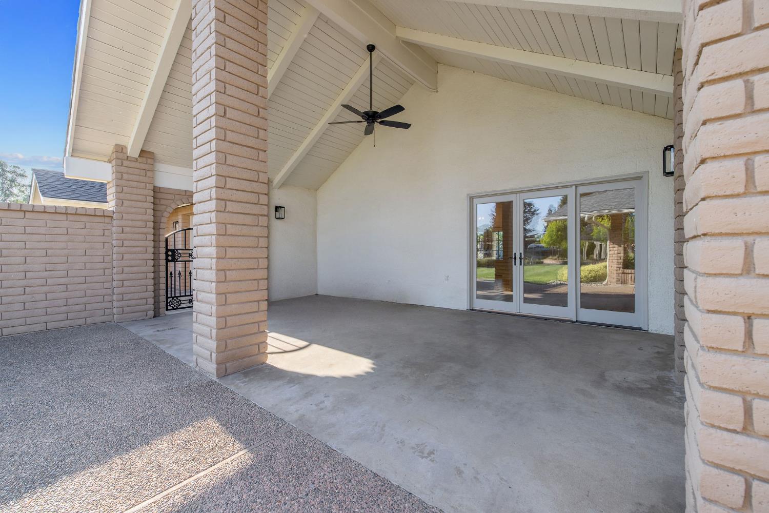 2033 Alluvial Ave, Clovis, CA 93611