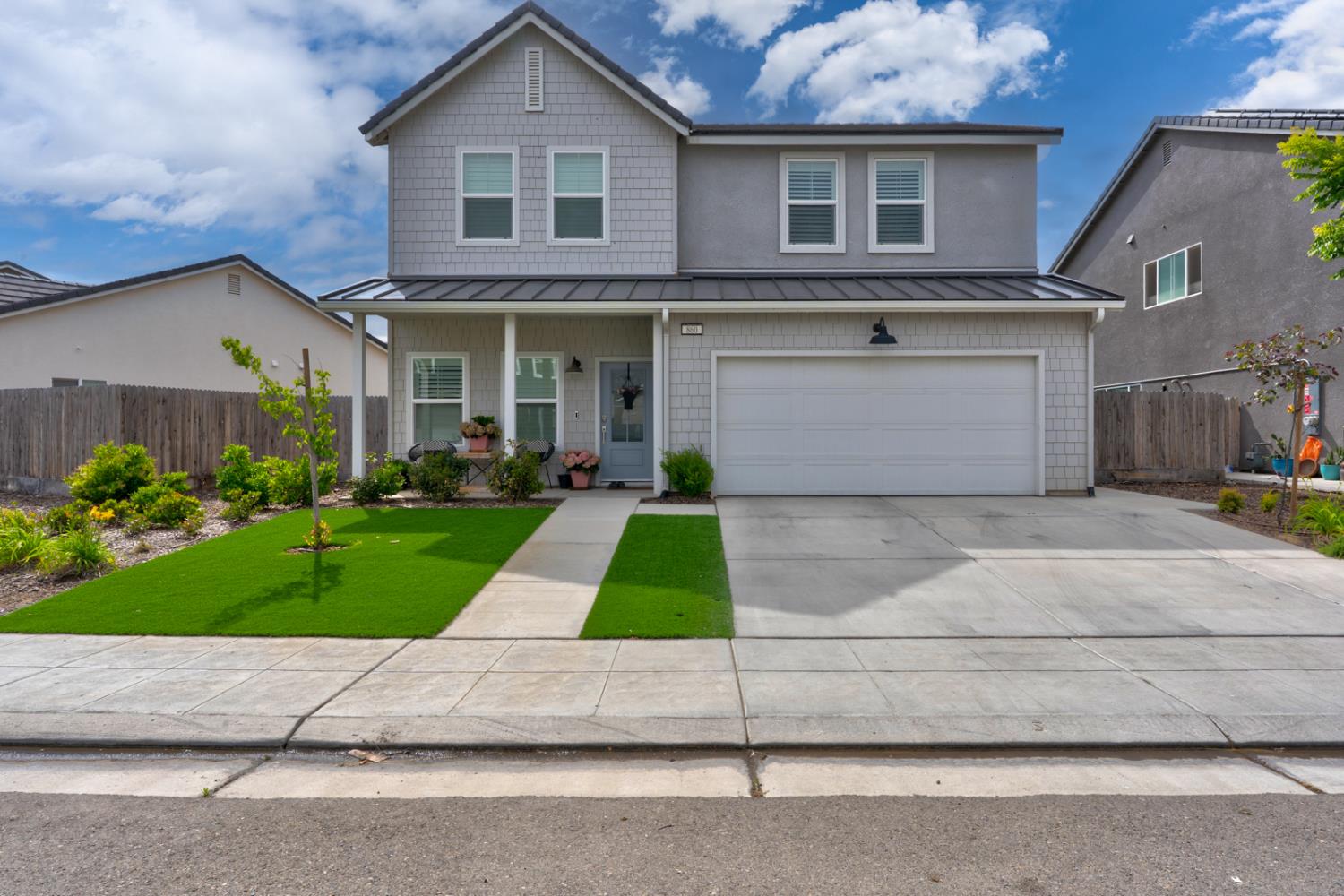 860 Blue Oak Ln W, Madera, CA 93636