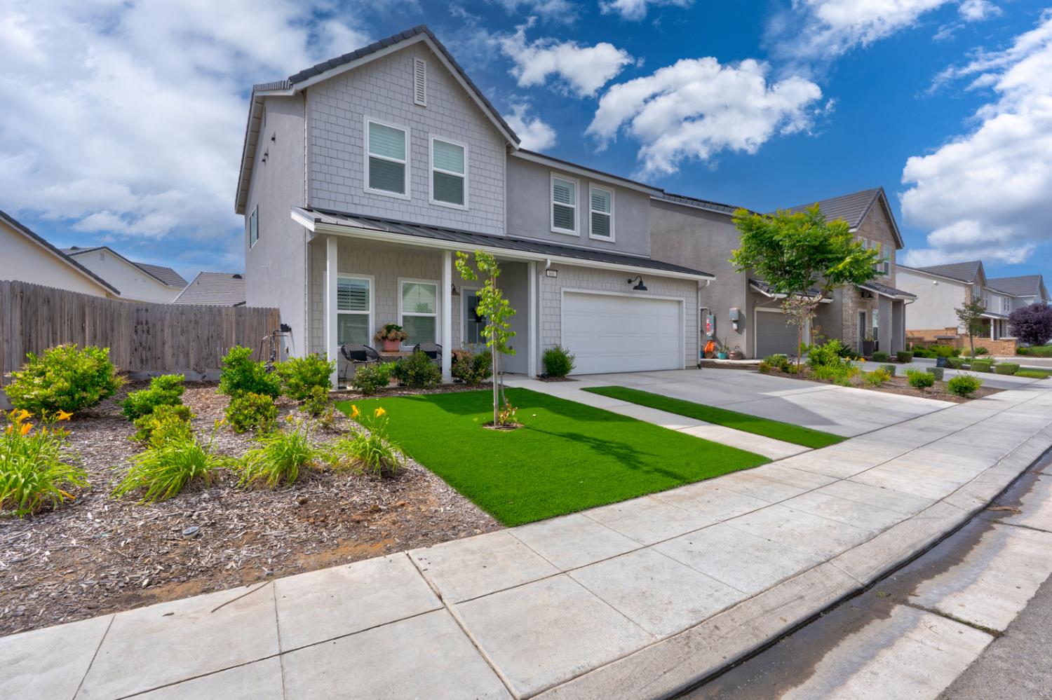 860 Blue Oak Ln W, Madera, CA 93636