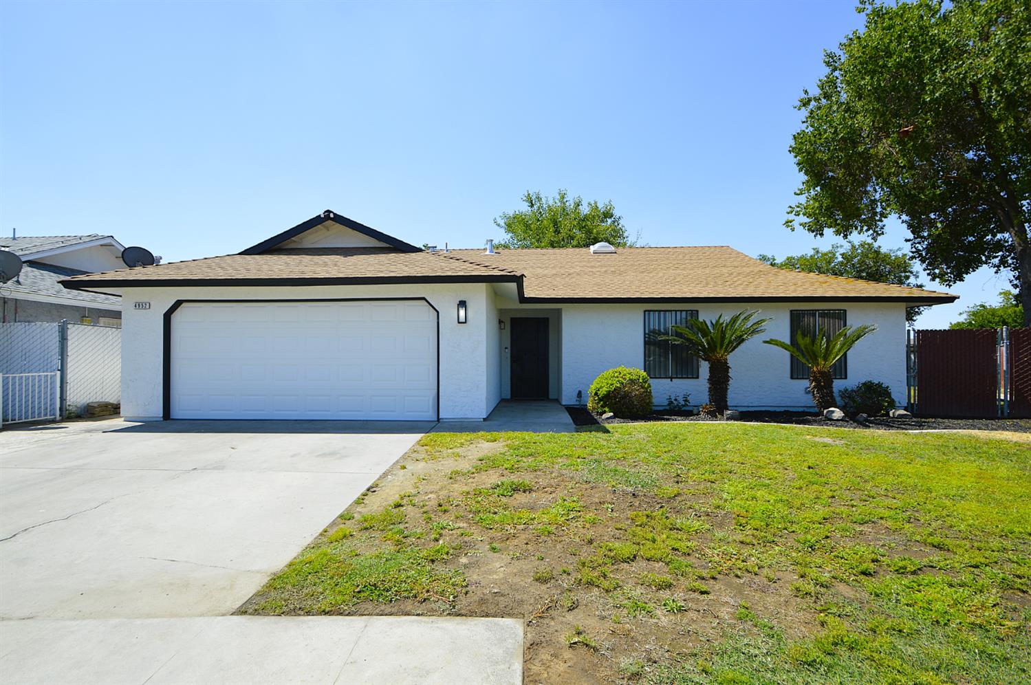 4952 E Hungtington, Fresno, CA 93727