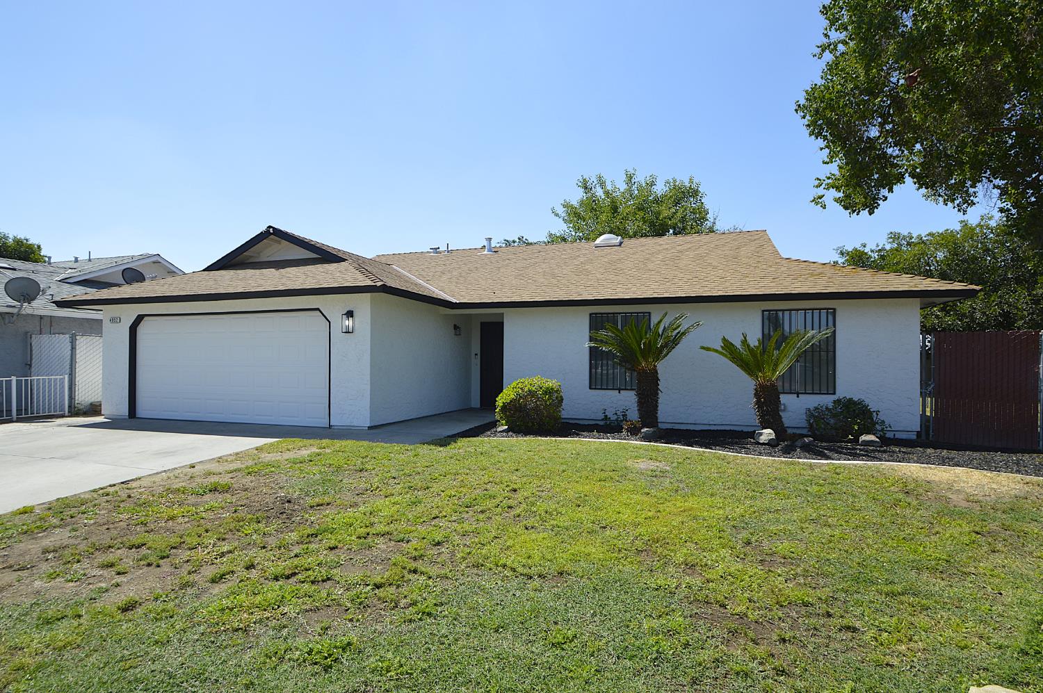 4952 E Hungtington, Fresno, CA 93727