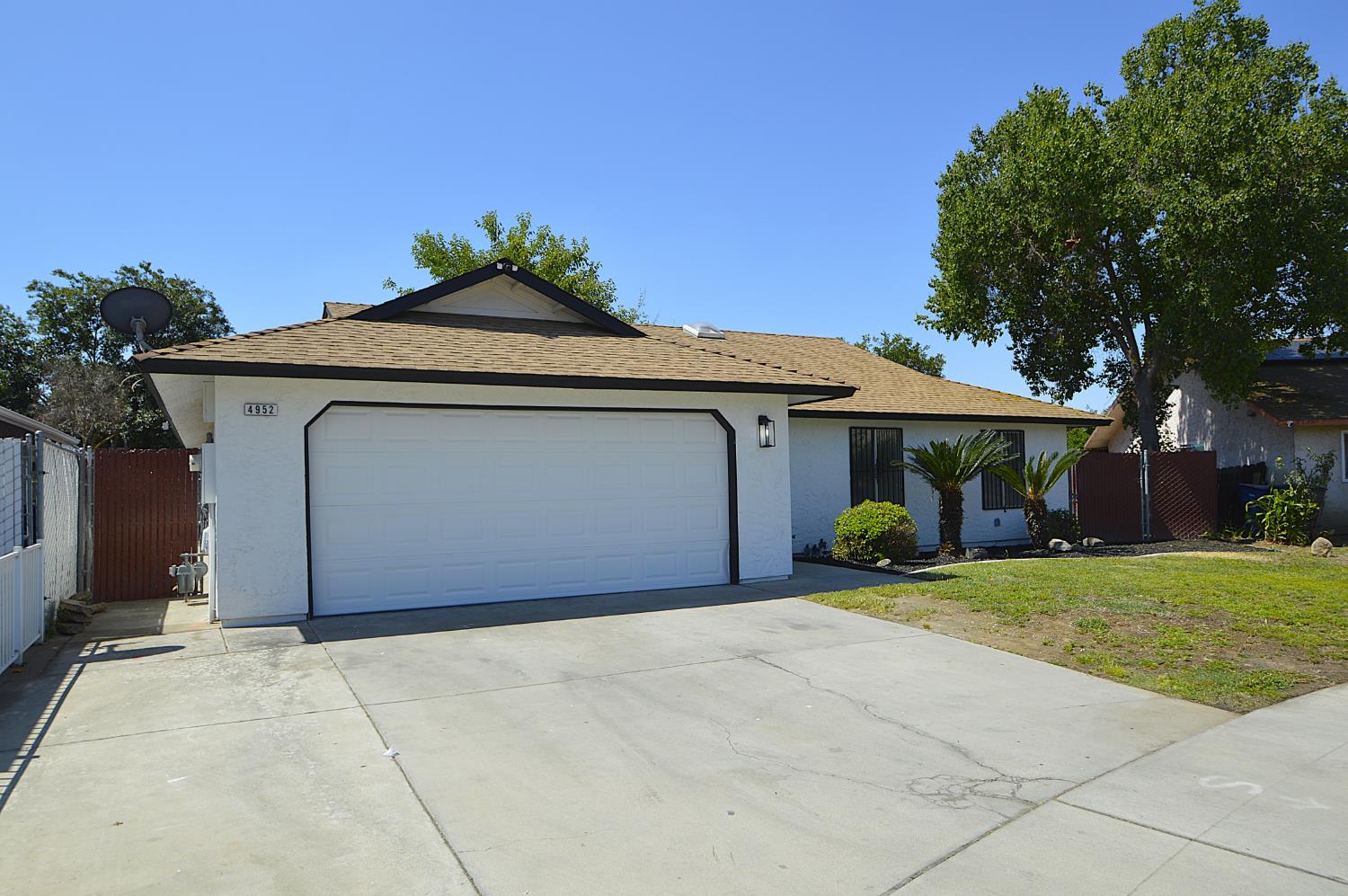 4952 E Hungtington, Fresno, CA 93727