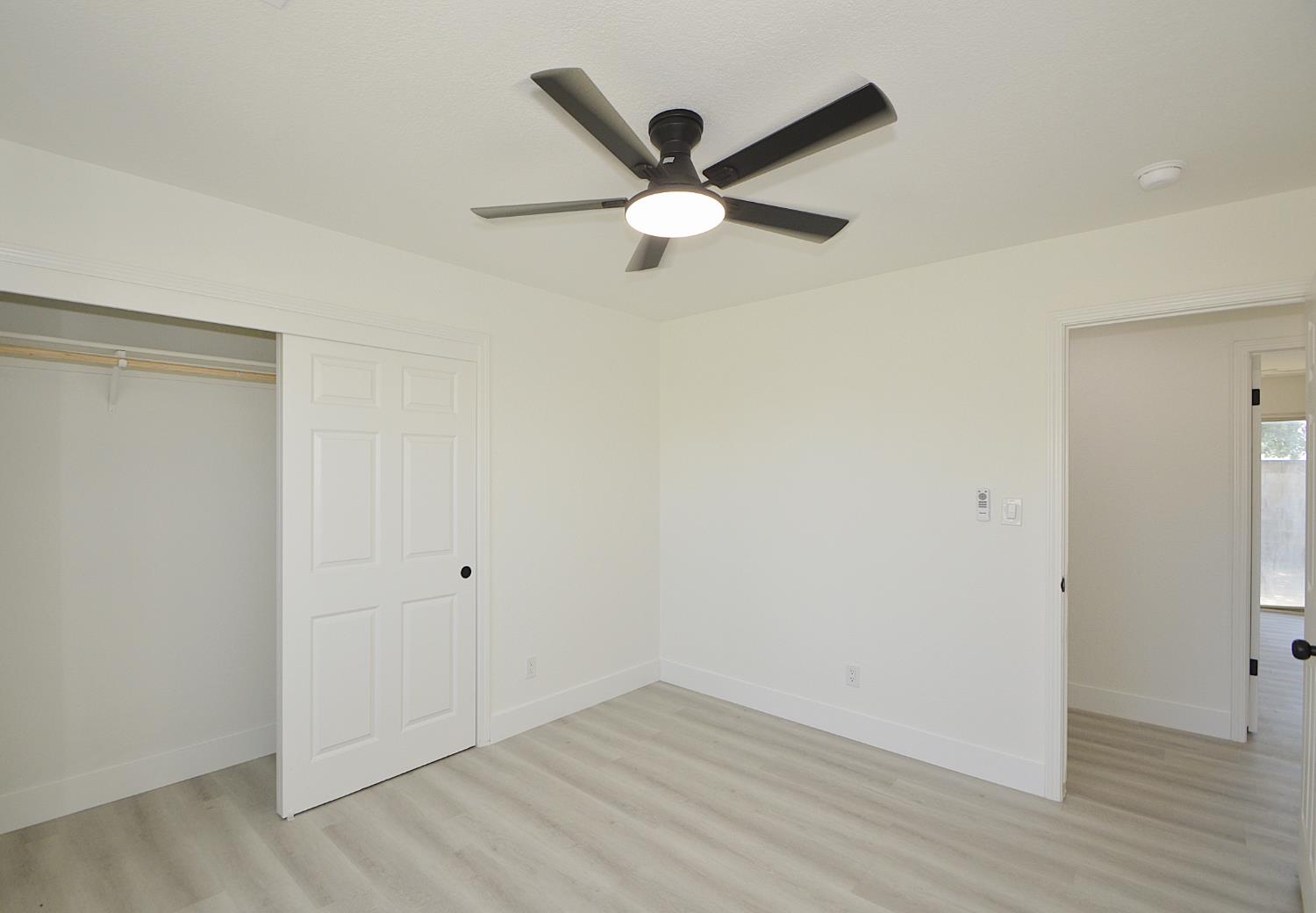 4952 E Hungtington, Fresno, CA 93727