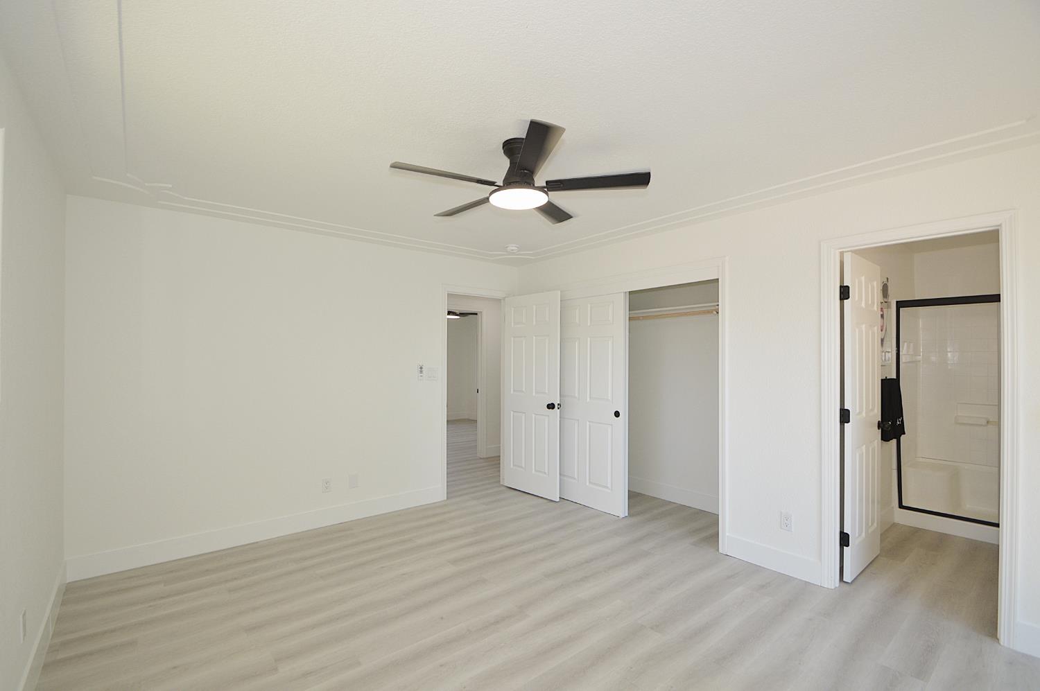 4952 E Hungtington, Fresno, CA 93727