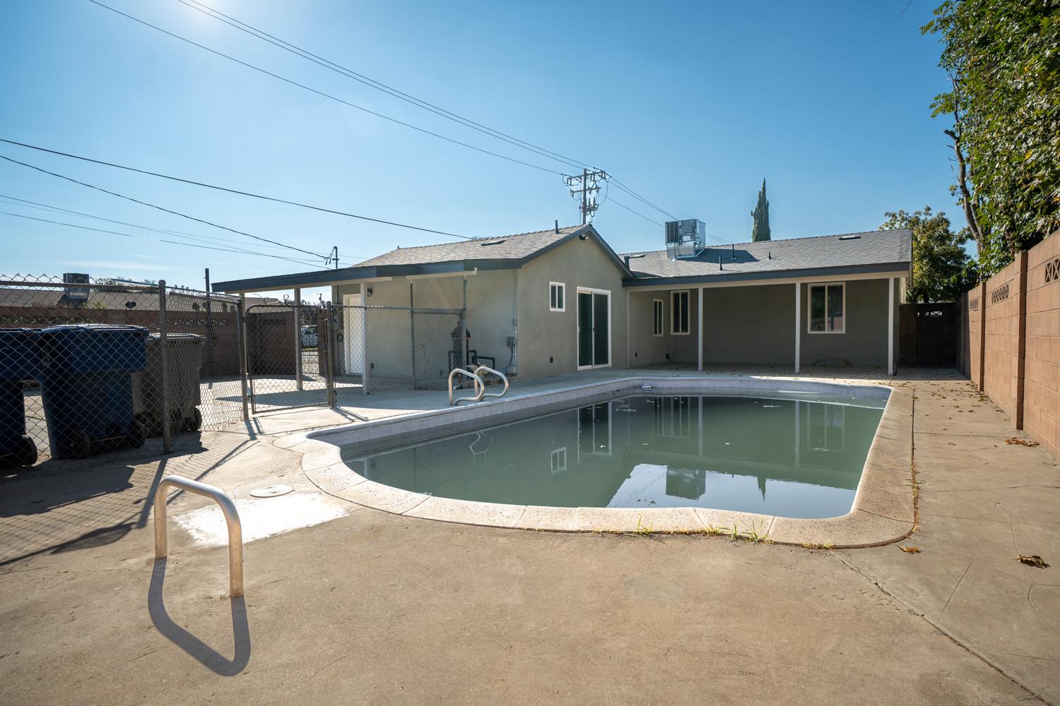 901 Bloker St, Madera, CA 93638