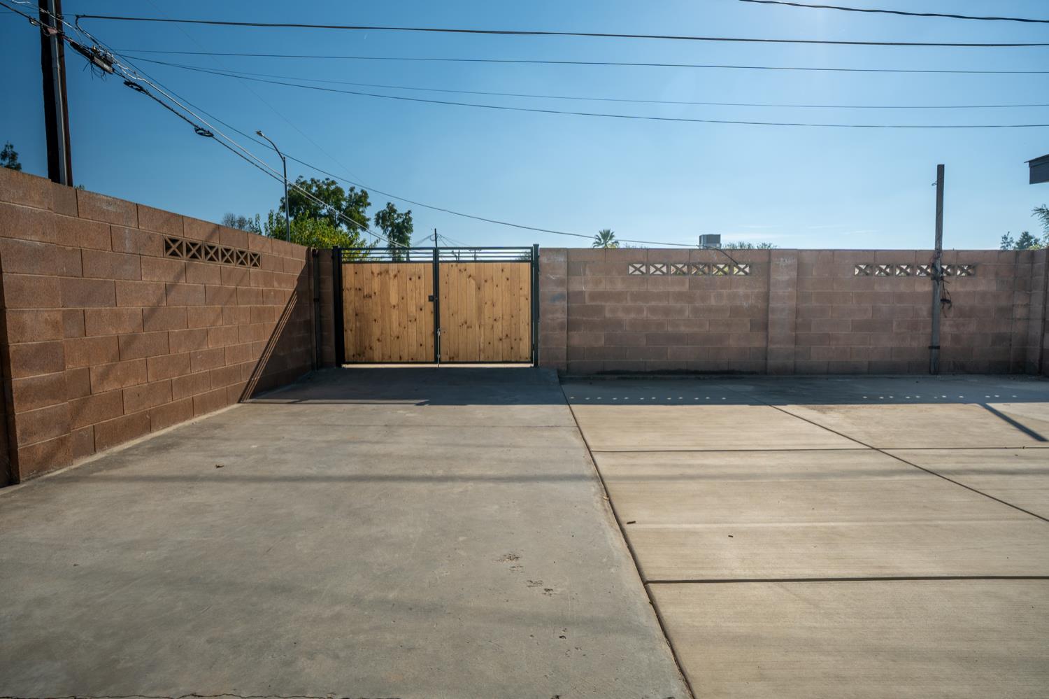 901 Bloker St, Madera, CA 93638