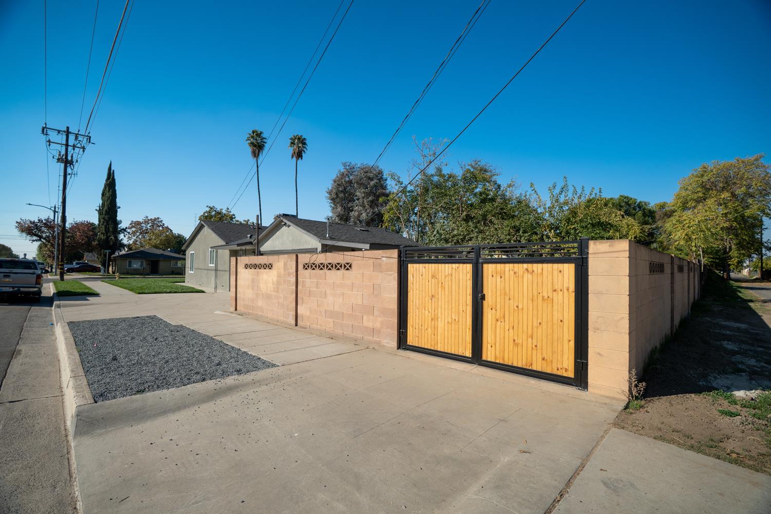 901 Bloker St, Madera, CA 93638